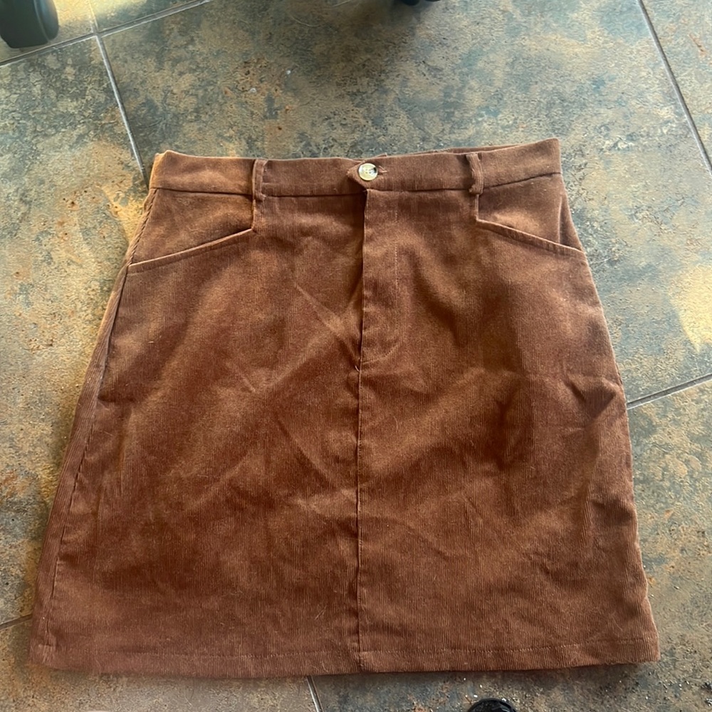 It’s very soft quality. It’s only been worn once or twice, in great condition.